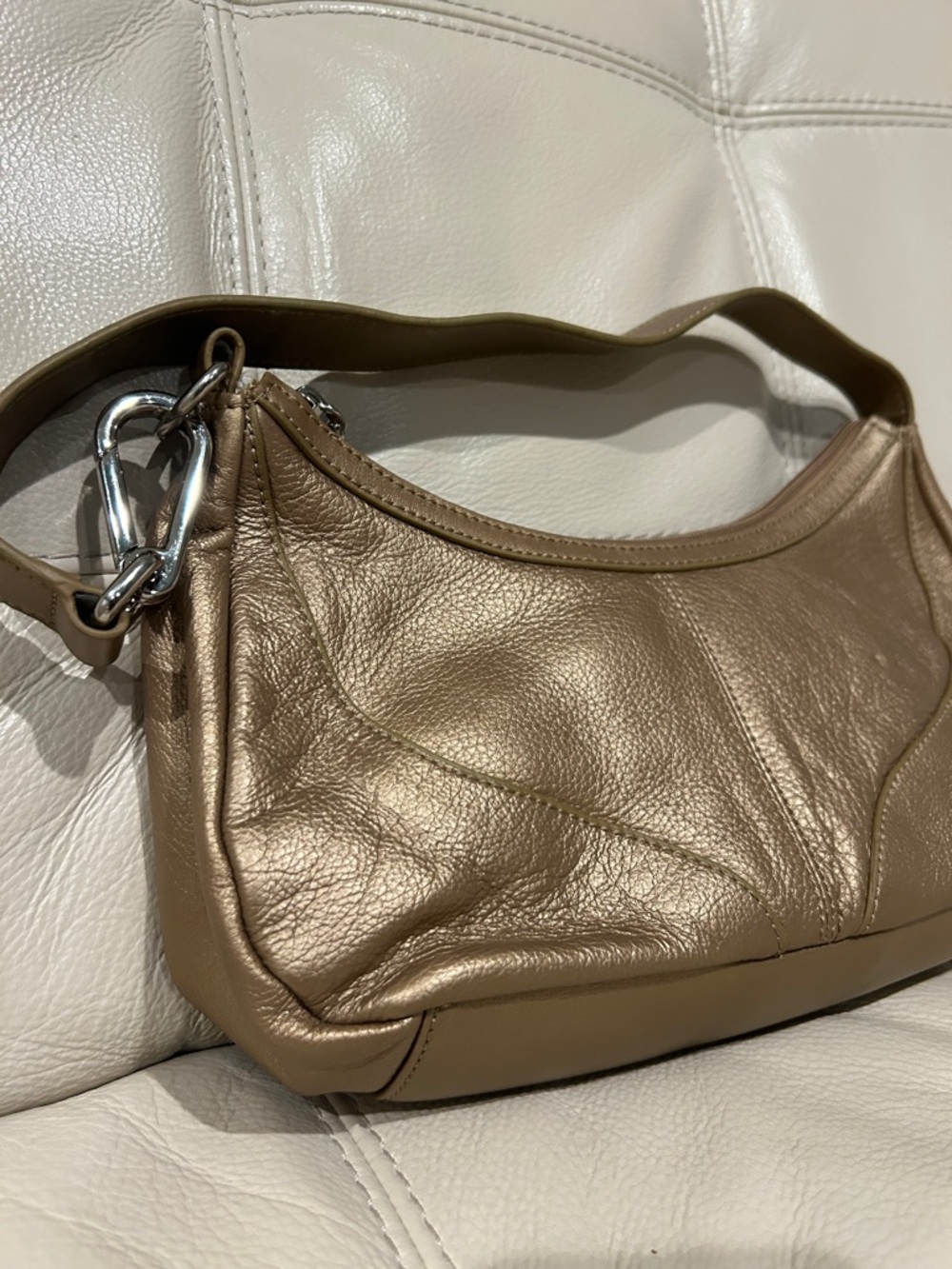 Women’s Metallic Tan Shoulder Bag - Sleek Leather Design